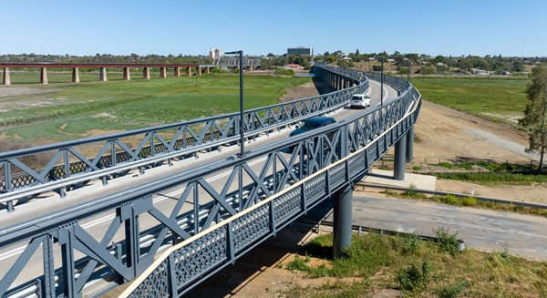 The refurbished Old Murray Bridge