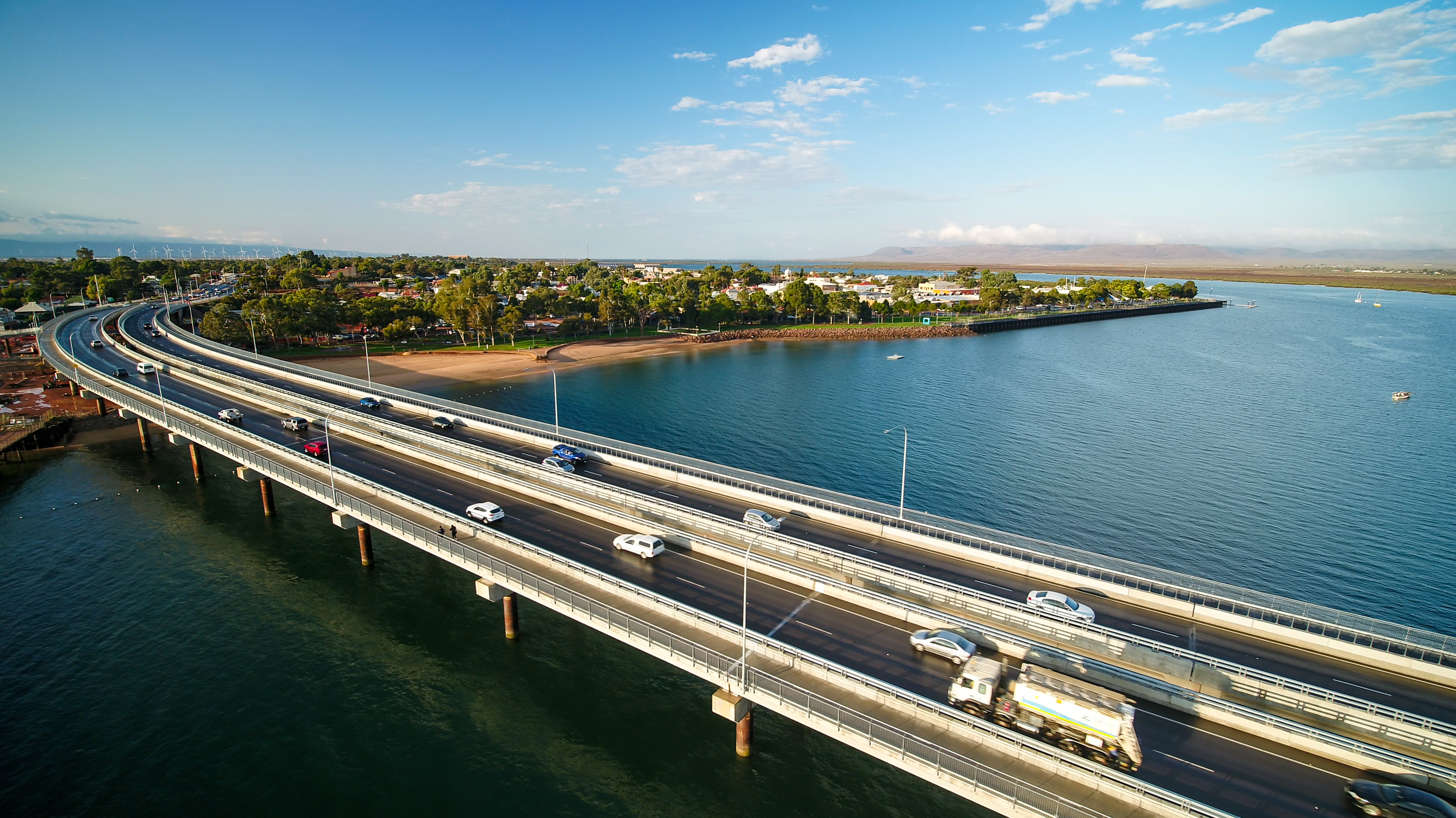 Traffic on the bridge