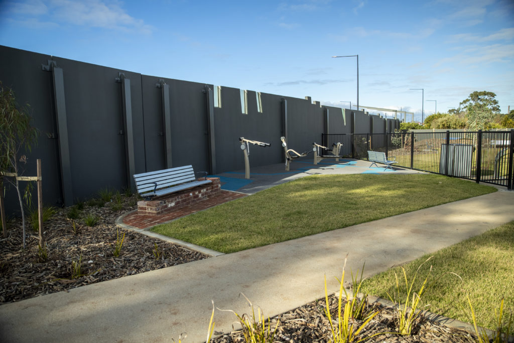 Jervois Avenue seating